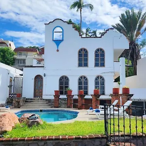 Hill House - Bed & Breakfast Mazatlan